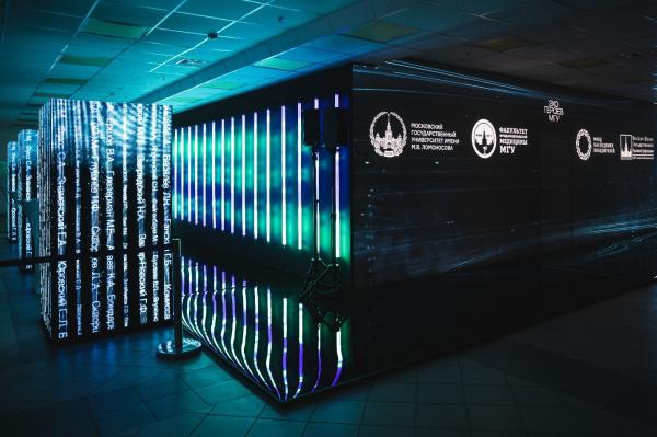 В МГУ открылась первая edutainment-выставка, сгенерированная нейросетью В МГУ открылась первая edutainment-выставка, сгенерированная нейросетью