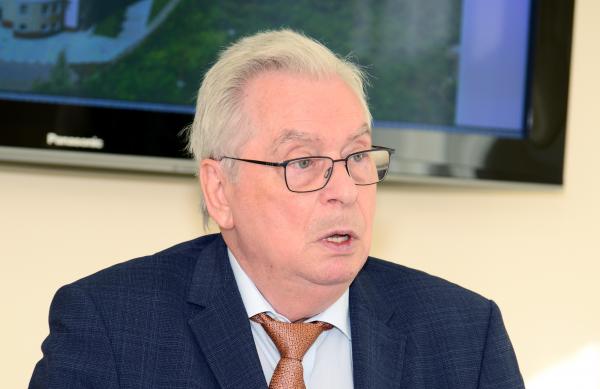 Поздравляем декана ФФМ академика В.А.Ткачука с присуждением звания "Почетный доктор ФГБУ «НМИЦ кардиологии» Минздрава России" Поздравляем декана ФФМ академика В.А.Ткачука с присуждением звания "Почетный доктор ФГБУ «НМИЦ кардиологии» Минздрава России"