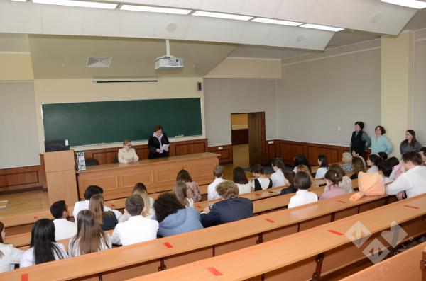 Поздравляем студентов 6 курса отделения "лечебное дело" с успешной сдачей итогового междисциплинарного экзамена! Поздравляем студентов 6 курса отделения "лечебное дело" с успешной сдачей итогового междисциплинарного экзамена!